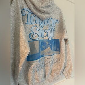 NWOT Taylor Swift 1989 TV Hoodie